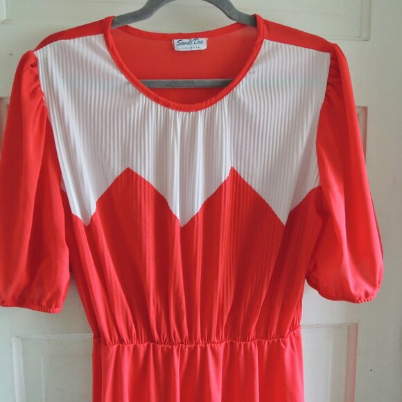 Sandi Dee Vintage 70s Red & White Puff Sleeve Pleat Top Dress  14 L/XL - Picture 3 of 7
